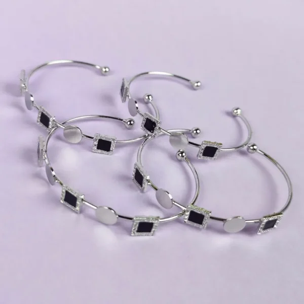 Symmetrical beauty silver bracelet - Image 3