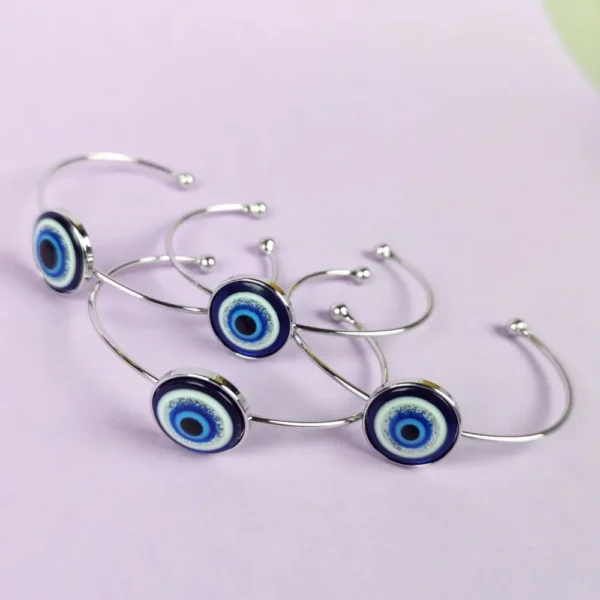 Eyes on me silver plated bracelet
