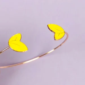Twinkling petal rose-gold bracelet