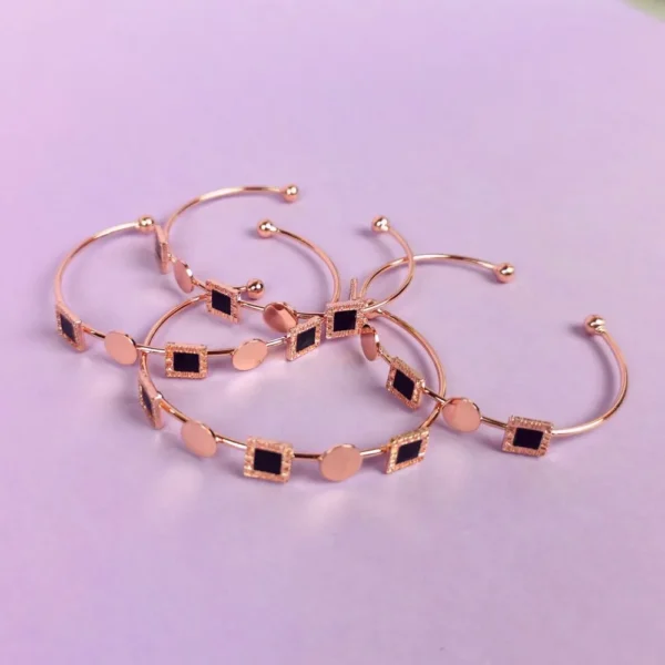Glittering Rosette rose-gold bracelet