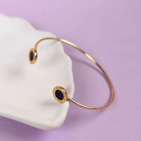 Shimmering petal gold bracelet