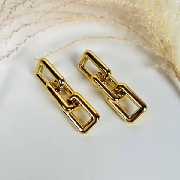 Golden chain link drop earrings