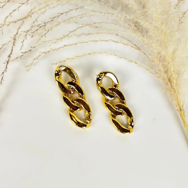 Gold cuban chain drop earrings