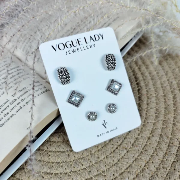 Sovereign oxidised studs earrings