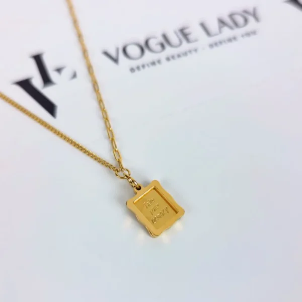 Bold frame golden neck chain