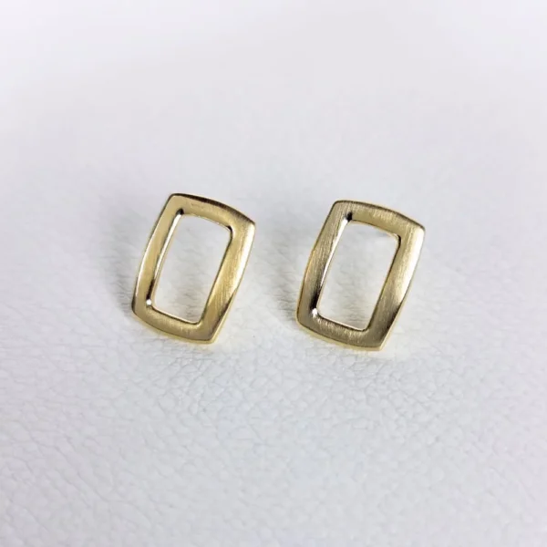 Golden gate solid studs earrings