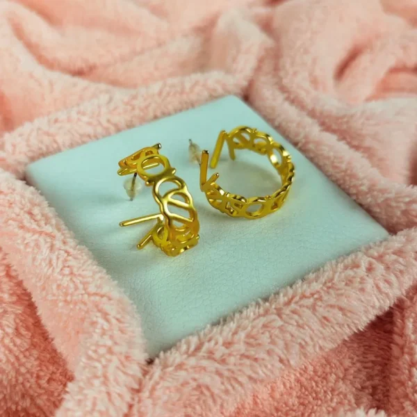 Golden glamour hoops earrings