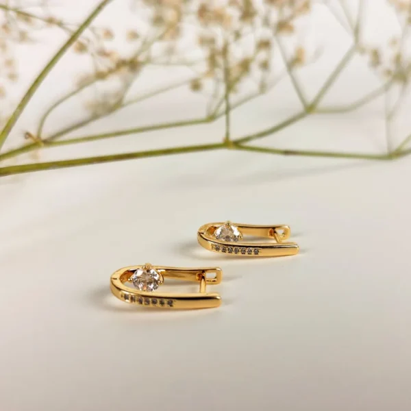 Diamond curve studs earrings