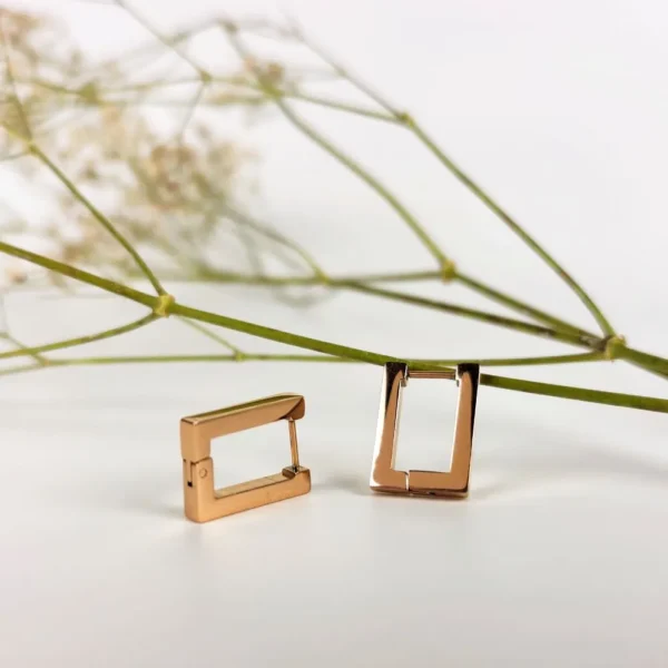 Elegant edges hoops earrings