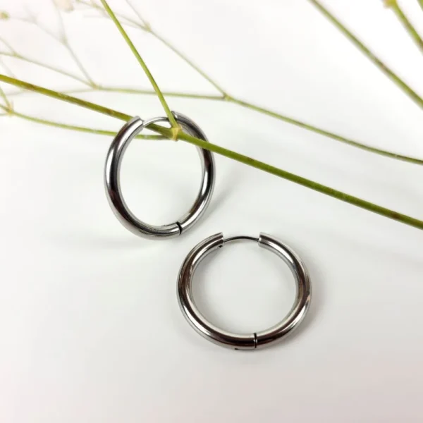 Classic circle silver hoops earrings