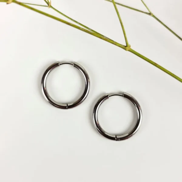 Classic circle silver hoops earrings
