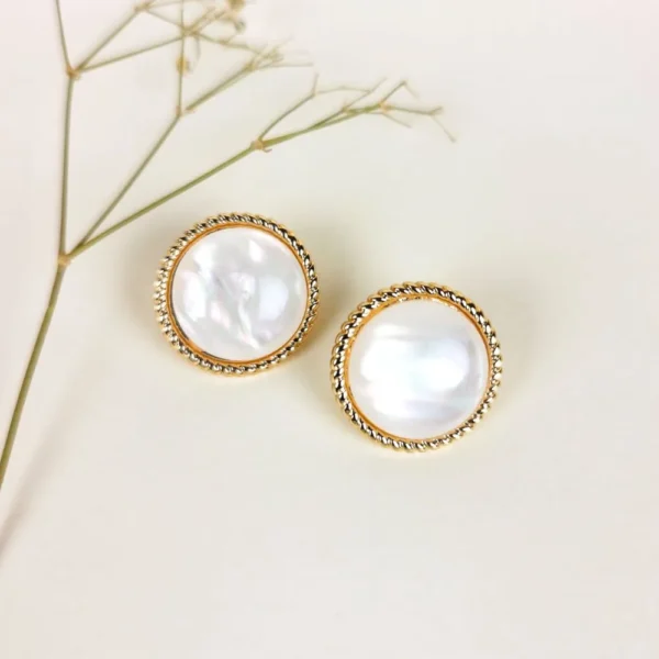 Dreamy affair moonstone studs earrings