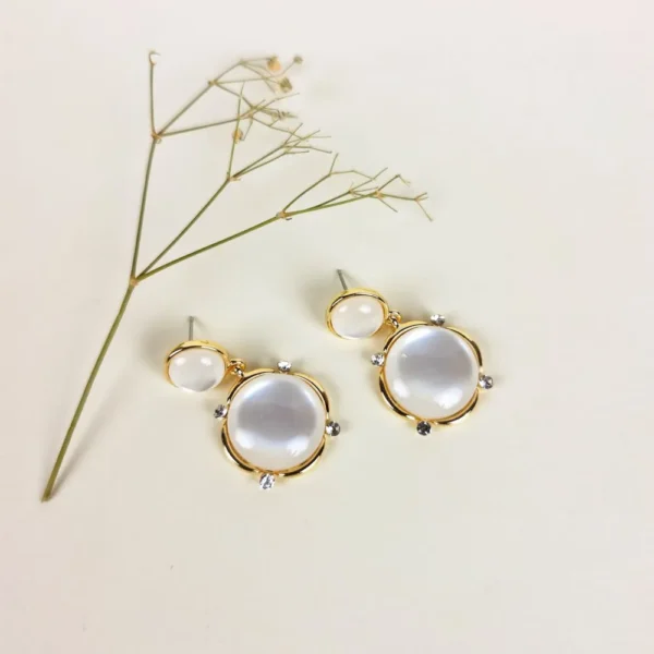 Tender romance moonstone earrings