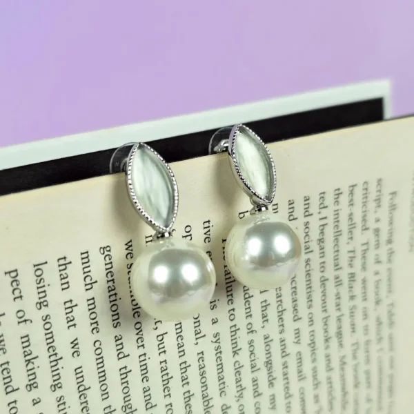 Pearl frost moonstone earrings