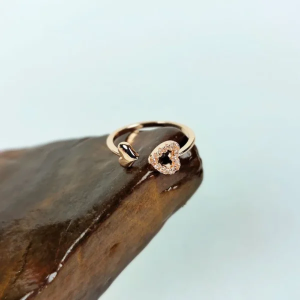 Blush of love adjustable finger ring