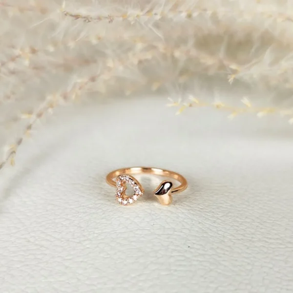 Blush of love adjustable finger ring