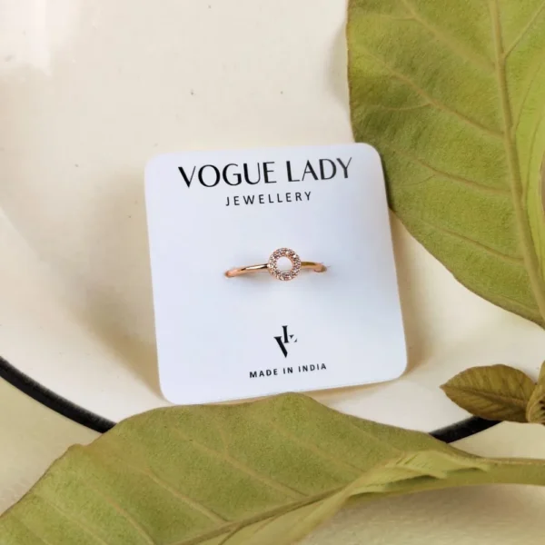 Rose bound adjustable finger ring