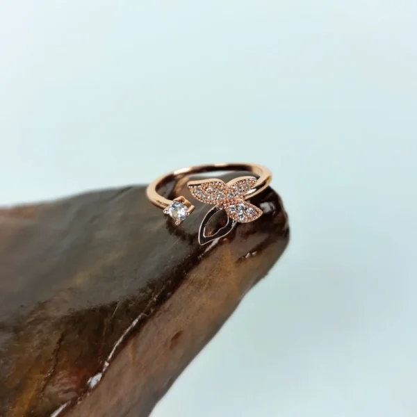 Rosy horizon adjustable finger ring