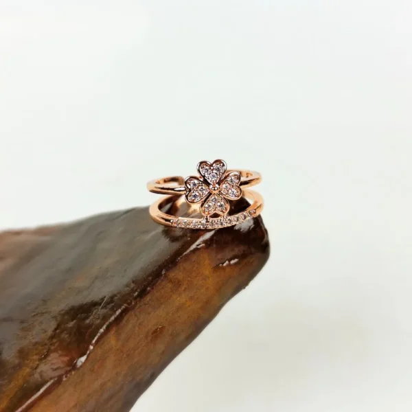 Leafy grace adjustable finger ring