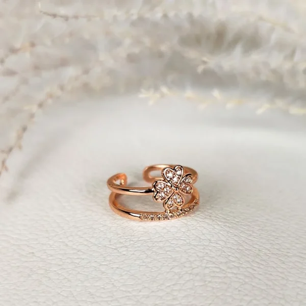 Leafy grace adjustable finger ring