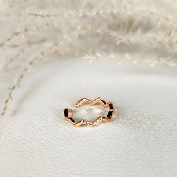 Rosy nova adjustable finger ring