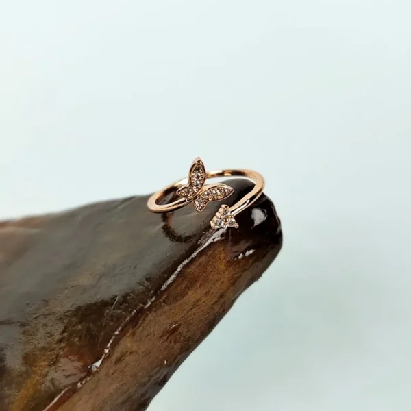 Rosy wings adjustable finger ring