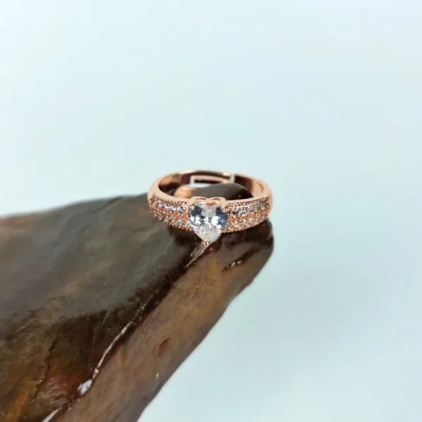 Heart of rose adjustable finger ring