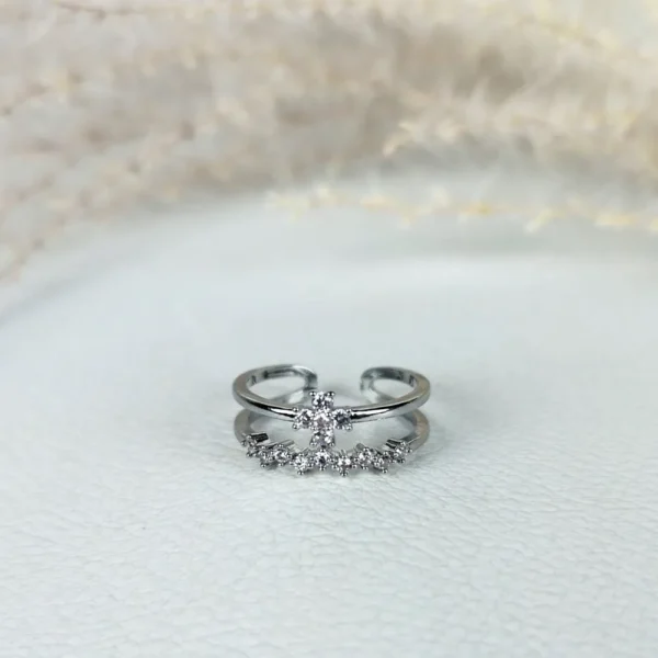 Classic band adjustable finger ring