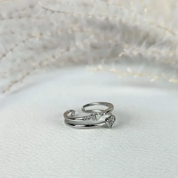 Glittering heart adjustable finger ring