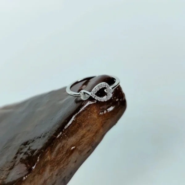 Hearts bond adjustable finger ring