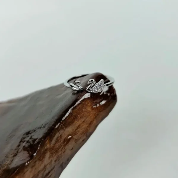 Love birds adjustable finger ring
