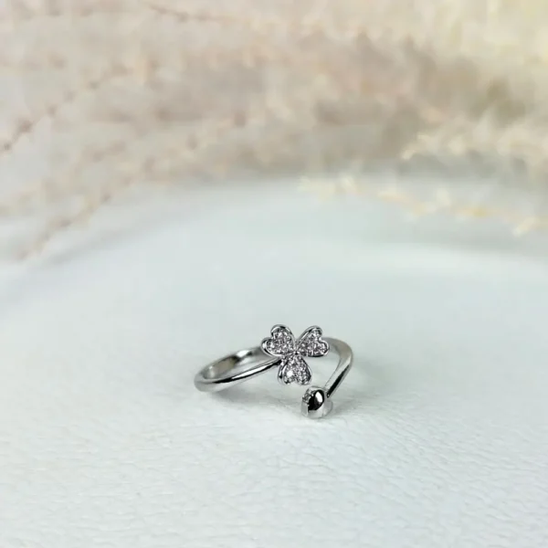 Silver tulip adjustable finger ring