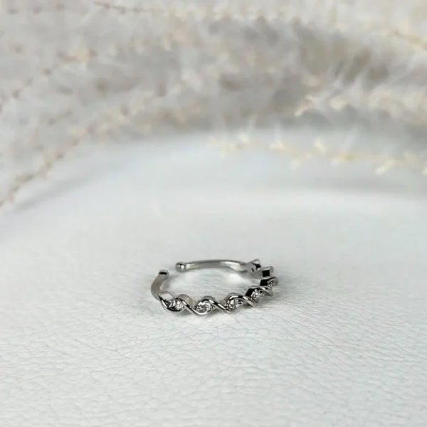Silver dazzle adjustable finger ring