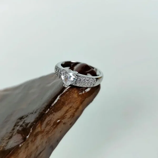 Frozen heart adjustable finger ring