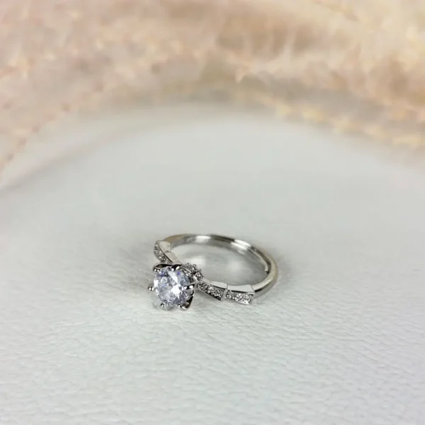 Snow flake adjustable finger ring