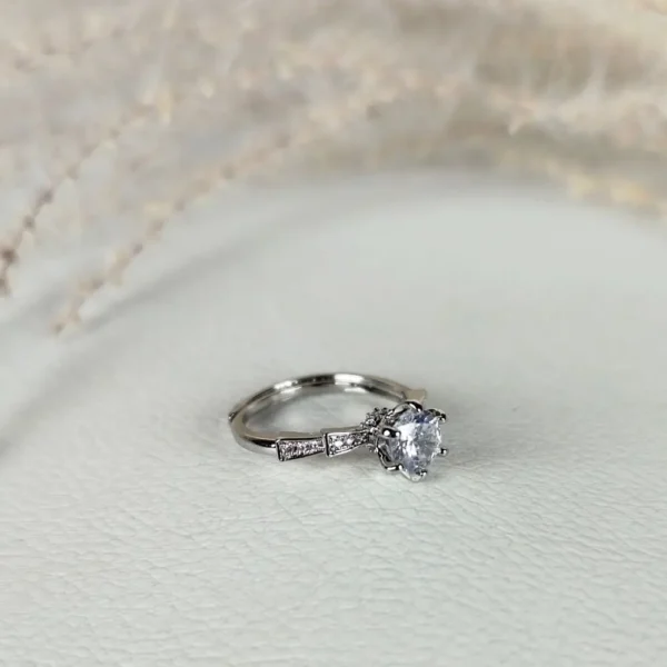 Snow flake adjustable finger ring