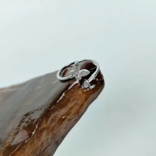 Silver wings adjustable finger ring