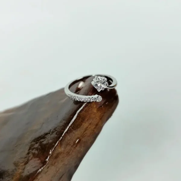 Starlet shine adjustable finger ring
