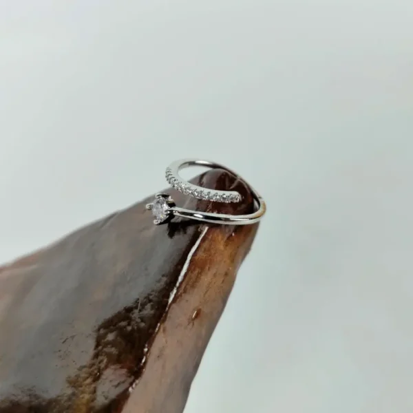 Ice meteor adjustable finger ring