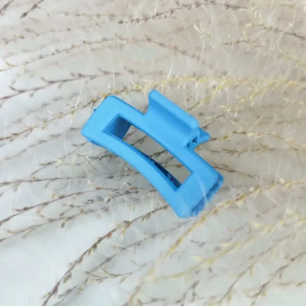Turquoise candy pop hair claw clip