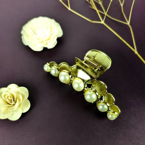 Vintage pearl metal hair claw