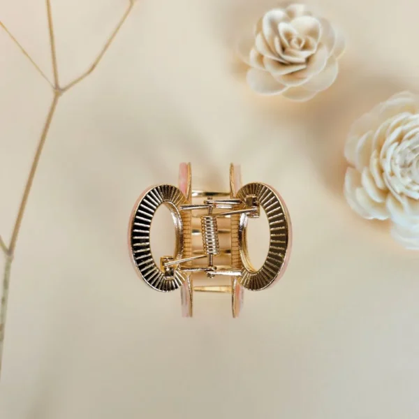 Opulent Oasis metal clutcher
