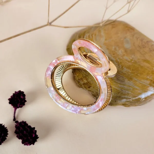 Opulent Oasis metal clutcher