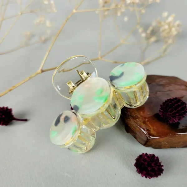 Aurora Petal korean hair claw